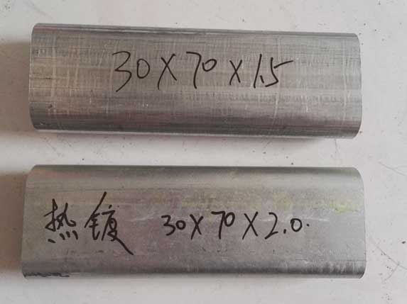30x70鍍鋅帶橢圓大棚管和熱浸鋅大棚管對(duì)比圖片